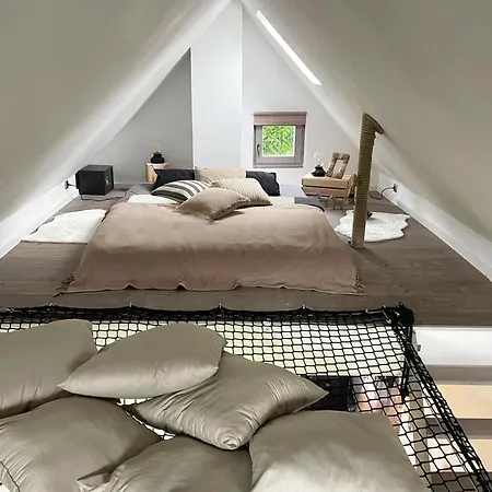 Zeta Es Vendeghaz Holiday home Monostorapati